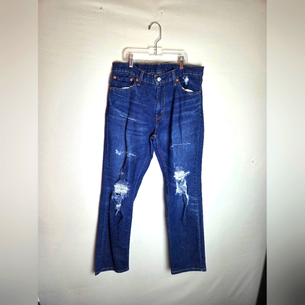Men's Levi's Blue Distressed Jeans Size 33W × 30L